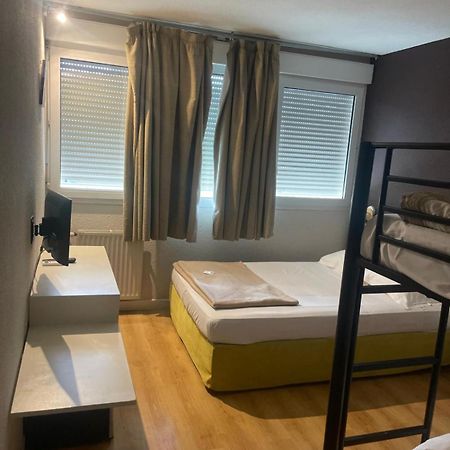 Hotel Le Lagon Rochefort-du-Gard Eksteriør bilde