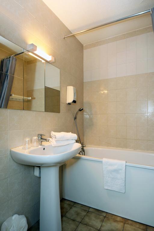 Hotel Le Lagon Rochefort-du-Gard Eksteriør bilde