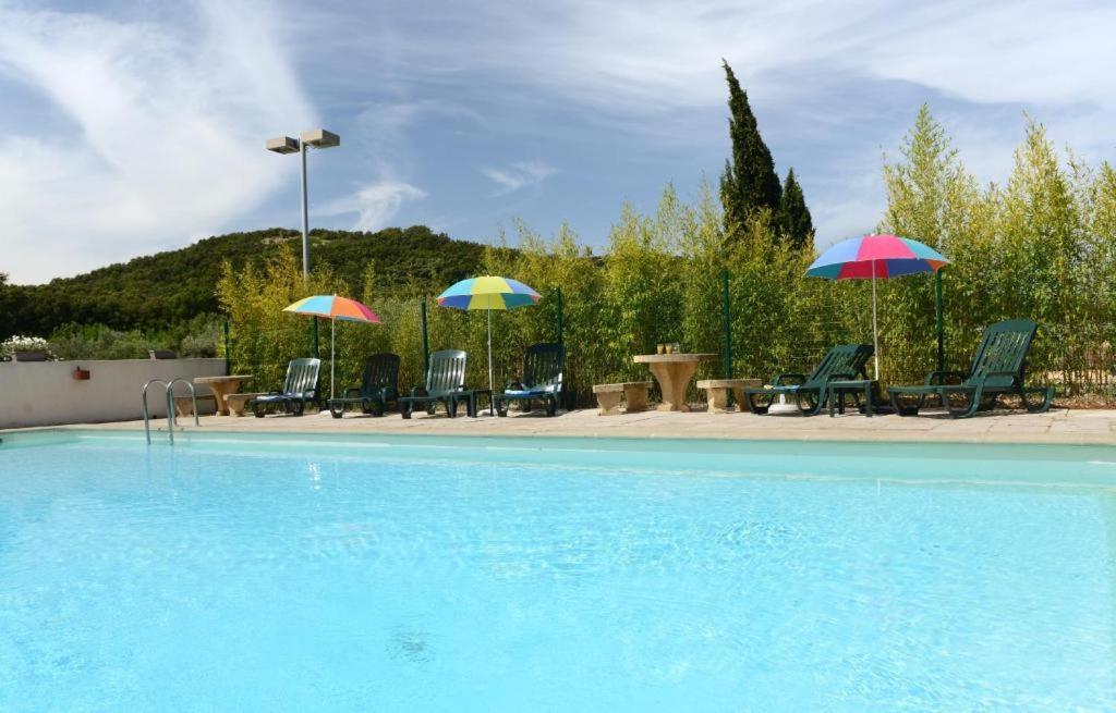 Hotel Le Lagon Rochefort-du-Gard Eksteriør bilde
